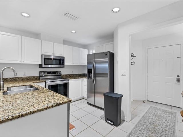 Kitchen - Condo for rent at 3706 54th Drive West, P103, Bradenton, FL 34210 - MLS Number is 370654TH103